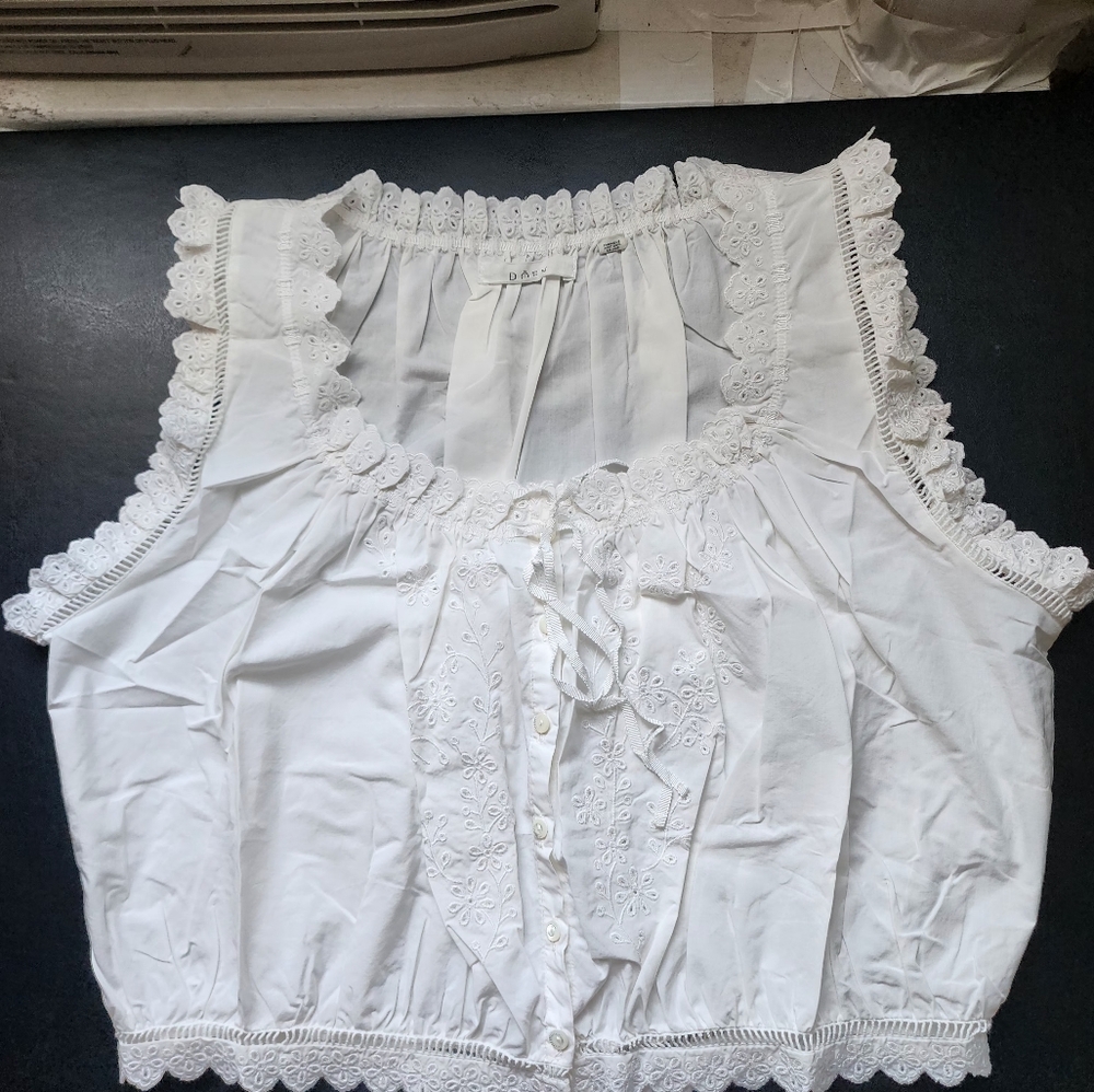 White Cropped Embroidered Tank, S